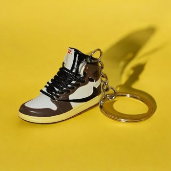   TRAVIS SCOTT AIR JORDAN 1 RETRO HIGH OG (FEKETE FŰZŐ) KULCSTARTÓ